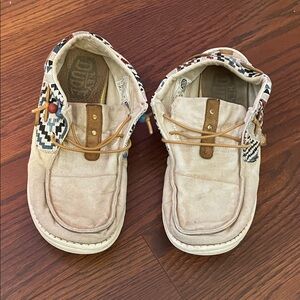 Hey Dude Beige and Brown western shoes
